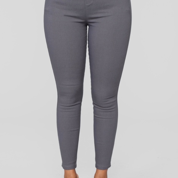 🆕Fashion Nova Stretch Legging - Picture 2 of 4